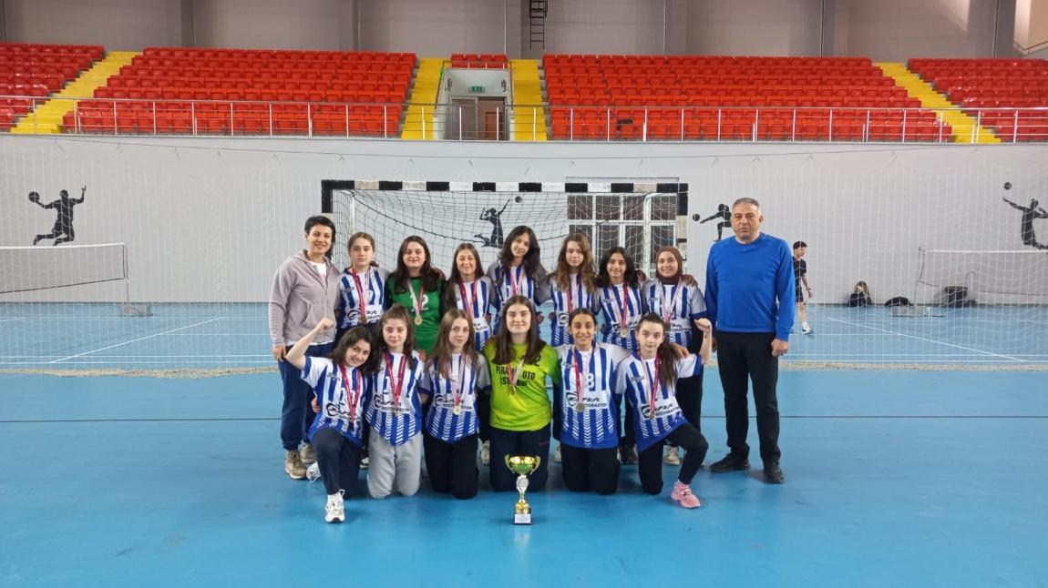 Yıldız Kızlar Trabzon 1.'si